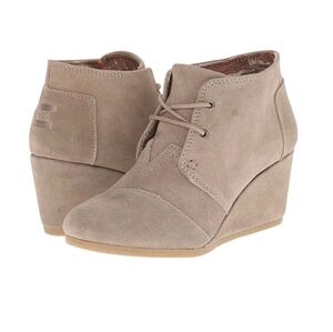 TOMS Desert Wedge Tan Suede Lace Up Bootie Sz 7.5
